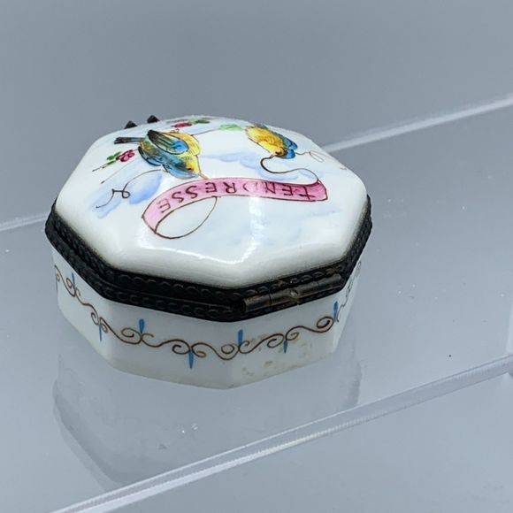 Limoges France Octagon Shaped Hinged Trinket Box Love Birds TENDRESSE Decor Main - Picture 5 of 14